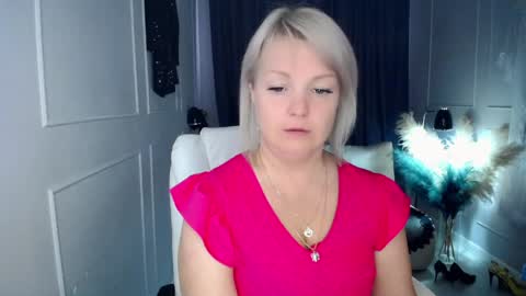 Snapshot of emmmam chatting on 3, 5, 2026 emmmam online show from 3, 5, 2026