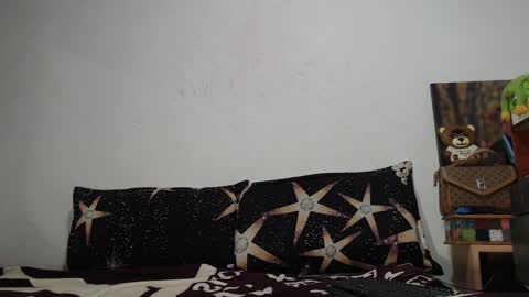 Snapshot of emmy___lee chatting on 19, 12, 2024 emmy___lee online show from 19, 12, 2024