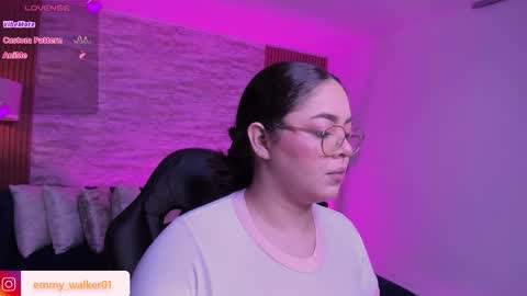 Emmy Walker online show from 13, 11, 2025