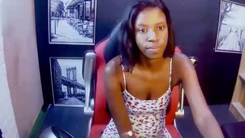 Snapshot of emmybae69 chatting on 7, 10, 2025 emma online show from 7, 10, 2025