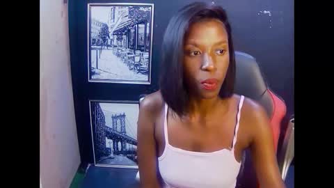 Snapshot of emmybae69 chatting on 8, 10, 2025 emma online show from 8, 10, 2025
