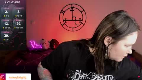 Emmy Bright     50  online show from 15, 12, 2025