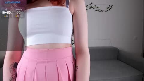 Snapshot of emmyflower chatting on 11, 3, 2025 emmyflower online show from 11, 3, 2025