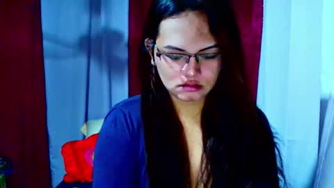 Snapshot of empressrheo chatting on 16, 10, 2025 empressrheo online show from 16, 10, 2025