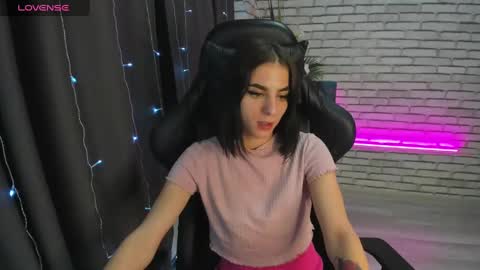 Snapshot of emy__angel chatting on 19, 12, 2024 emy__angel online show from 19, 12, 2024