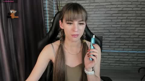 Snapshot of emy__angel chatting on 22, 9, 2025 emy__angel online show from 22, 9, 2025