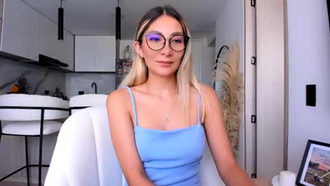 Snapshot of emyconneer chatting on 23, 1, 2025 emyconneer online show from 23, 1, 2025