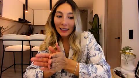 Snapshot of emyconneer chatting on 28, 2, 2025 emyconneer online show from 28, 2, 2025