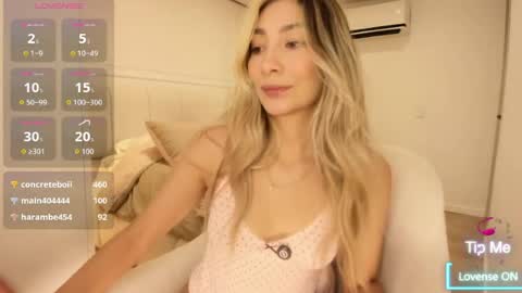 Snapshot of emyconneer chatting on 19, 6, 2026 emyconneer online show from 19, 6, 2026