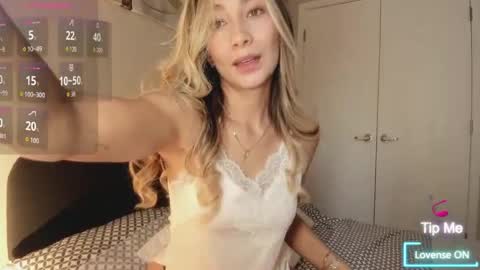Snapshot of emyconneer chatting on 18, 7, 2026 emyconneer online show from 18, 7, 2026