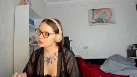 Snapshot of emydeliro chatting on 6, 5, 2026 emydeliro online show from 6, 5, 2026