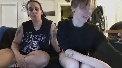 Cedar redhead and River brunette online show from 26, 12, 2024