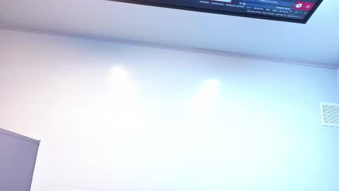 Snapshot of enchantressqueen chatting on 15, 12, 2025 EnchantressQueen online show from 15, 12, 2025