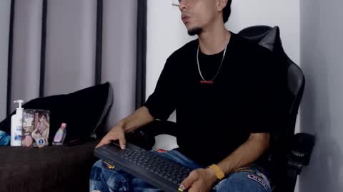 endrick_23 online show from 4, 3, 2026