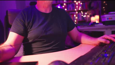 Snapshot of energybra chatting on 8, 12, 2024 uk online show from 8, 12, 2024