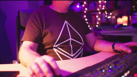 Snapshot of energybra chatting on 4, 1, 2025 uk online show from 4, 1, 2025