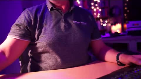 Snapshot of energybra chatting on 24, 9, 2025 uk online show from 24, 9, 2025