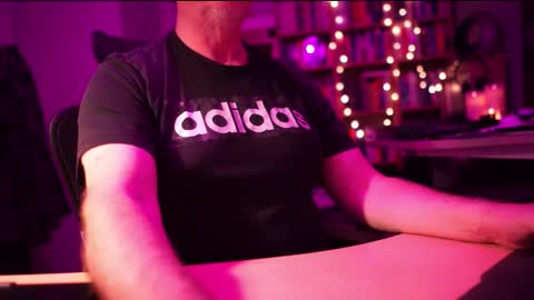 Snapshot of energybra chatting on 16, 10, 2025 uk online show from 16, 10, 2025