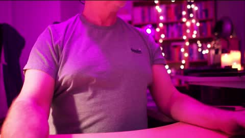 Snapshot of energybra chatting on 22, 11, 2025 uk online show from 22, 11, 2025