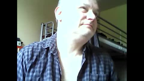 Snapshot of englishguysurrey chatting on 2, 5, 2026 englishguysurrey online show from 2, 5, 2026