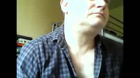 Snapshot of englishguysurrey chatting on 3, 5, 2026 englishguysurrey online show from 3, 5, 2026