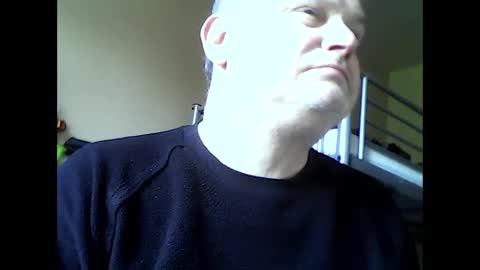 Snapshot of englishguysurrey chatting on 6, 5, 2026 englishguysurrey online show from 6, 5, 2026