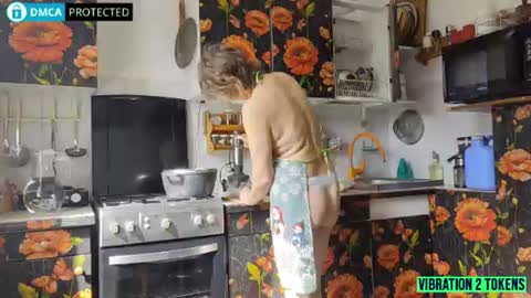 Snapshot of enjoymomentsunshine chatting on 10, 7, 2026 Angel-wife 53 yrs and Eruption- husband 39 yrs online show from 10, 7, 2026