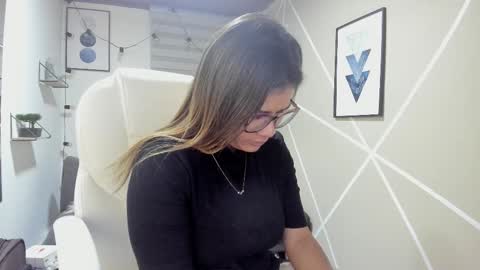 Snapshot of enma_clark chatting on 11, 11, 2025 Enma clark online show from 11, 11, 2025