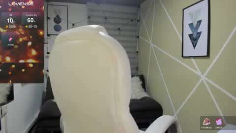 Snapshot of enma_clark chatting on 15, 12, 2025 Enma clark online show from 15, 12, 2025