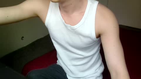 Snapshot of enoch98 chatting on 27, 2, 2025 enoch98 online show from 27, 2, 2025