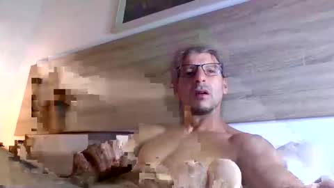 Snapshot of enri222 chatting on 7, 11, 2025 rineking online show from 7, 11, 2025