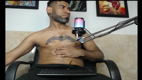 Snapshot of enriblack92 chatting on 5, 11, 2025 enriblack92 online show from 5, 11, 2025