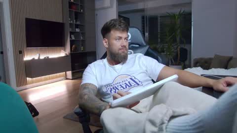 Erik online show from 6, 1, 2025