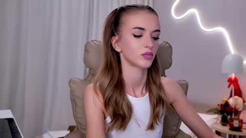 Snapshot of entya chatting on 15, 12, 2025 entya online show from 15, 12, 2025