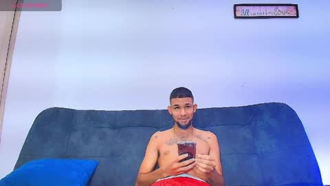 Snapshot of enyel_100 chatting on 29, 4, 2026 enyel_100 online show from 29, 4, 2026