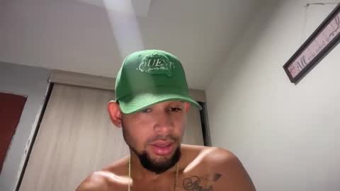 Snapshot of enyel_100 chatting on 1, 5, 2026 enyel_100 online show from 1, 5, 2026