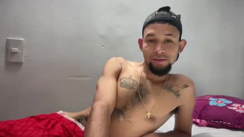 Snapshot of enyel_100 chatting on 15, 5, 2026 enyel_100 online show from 15, 5, 2026