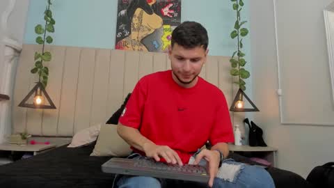 Snapshot of enzo_rivas chatting on 27, 10, 2025 ENZO online show from 27, 10, 2025