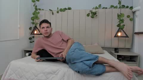 Snapshot of enzo_rivas chatting on 28, 11, 2025 ENZO online show from 28, 11, 2025