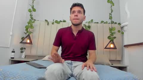 Snapshot of enzo_rivas chatting on 4, 12, 2025 ENZO online show from 4, 12, 2025