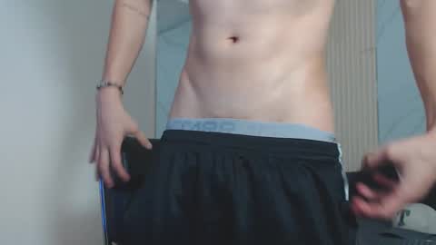 Snapshot of enzo_steel chatting on 13, 10, 2025 enzo_steel online show from 13, 10, 2025