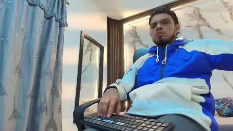 Snapshot of enzo_turner chatting on 15, 1, 2026 online show from 15, 1, 2026