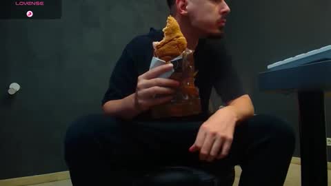 Snapshot of enzorace chatting on 14, 9, 2025 EnzoRace online show from 14, 9, 2025