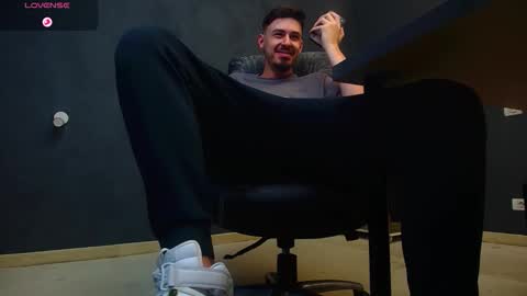 Snapshot of enzorace chatting on 30, 9, 2025 EnzoRace online show from 30, 9, 2025