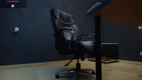 Snapshot of enzorace chatting on 11, 10, 2025 EnzoRace online show from 11, 10, 2025