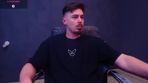 Snapshot of enzorace chatting on 24, 11, 2025 EnzoRace online show from 24, 11, 2025