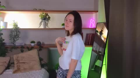 Snapshot of epifaniatoedebusch chatting on 16, 12, 2025 Kira online show from 16, 12, 2025