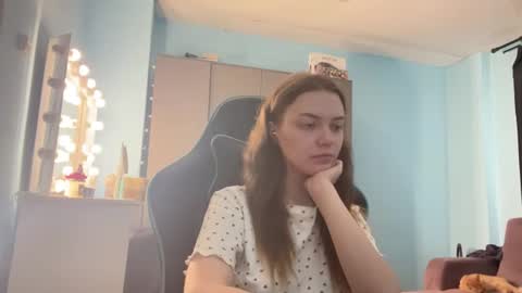 Lily online show from 9, 3, 2026