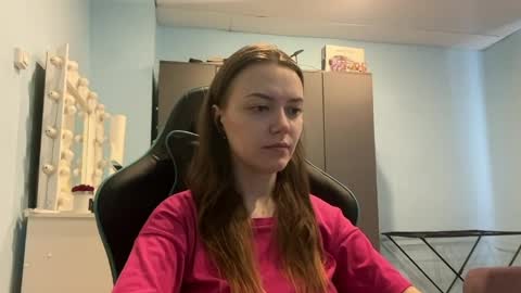 Lily online show from 8, 4, 2026