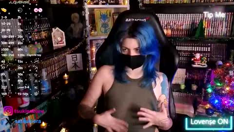 Snapshot of eralendra chatting on 5, 12, 2025 Era online show from 5, 12, 2025